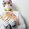 Бизнес с защитными масками процветает в условиях пандемии коронавируса - Фото