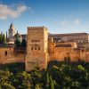 Всемирно известный замок Альгамбра - Фото