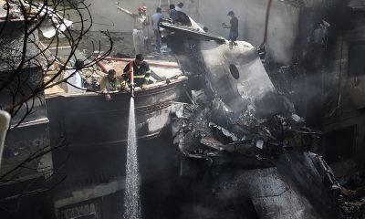 Названа причина майского крушения самолета в Пакистане - Фото