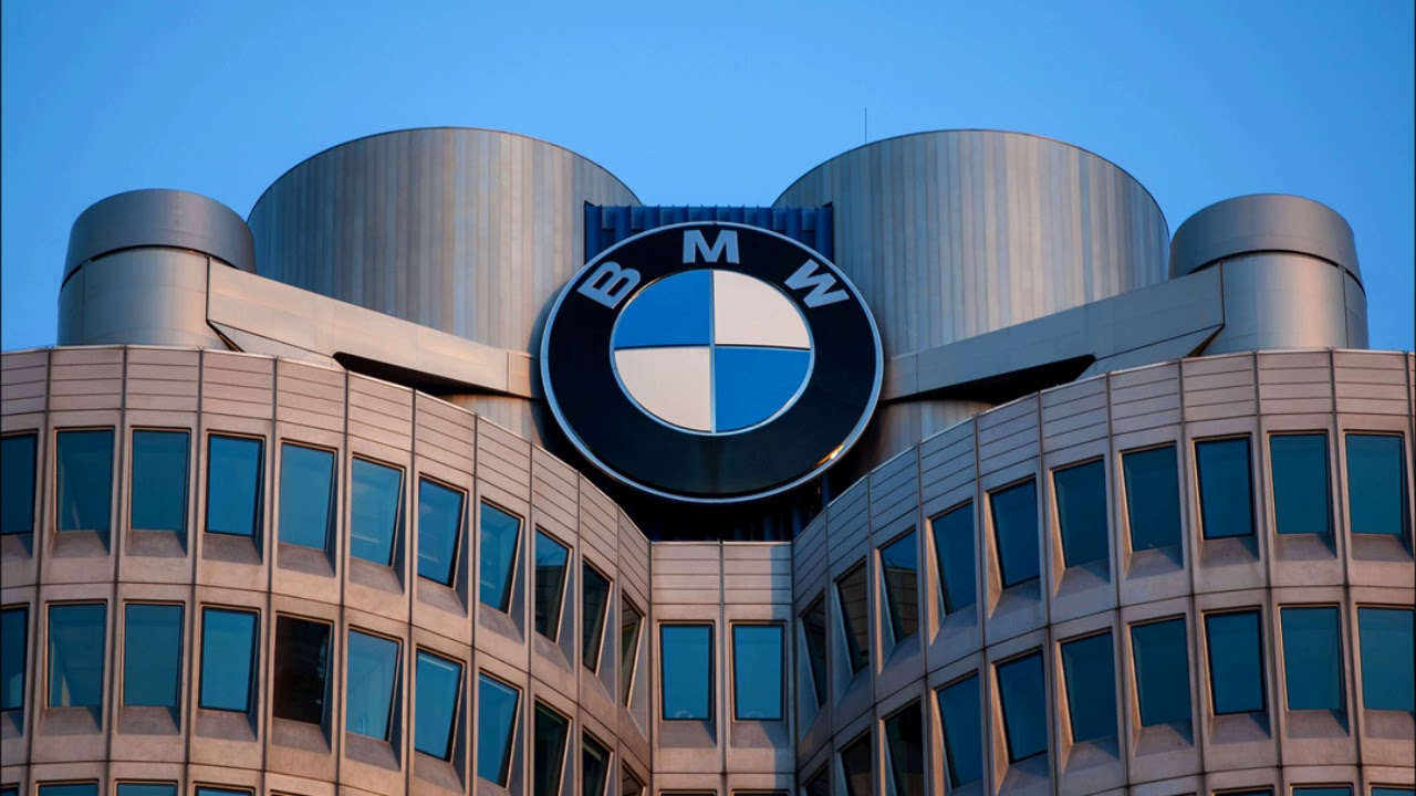 BMW хочет сократить рабочие места без увольнений - Фото