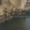 В Аризоне загорелся сошедший с рельсов поезд - Фото