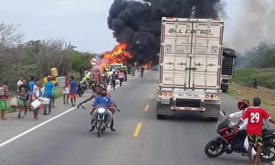 При взрыве бензовоза в Колумбии погибли десять человек - Фото