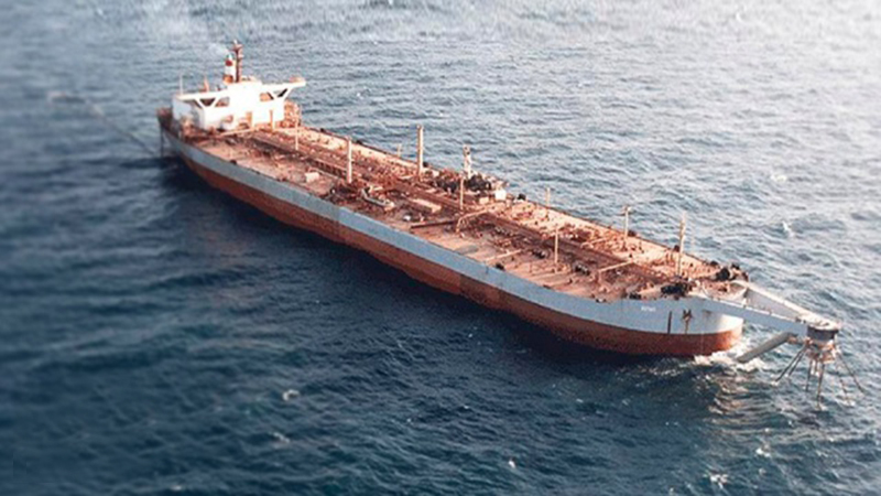 ООН обеспокоена возможным разливом нефти в Красное море из застрявшего у Йемена танкера - Фото