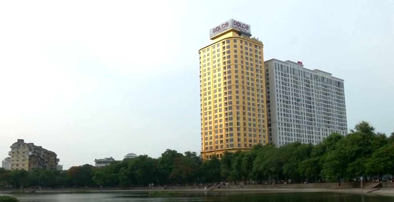 Первый позолоченный отель открылся во Вьетнаме - Фото