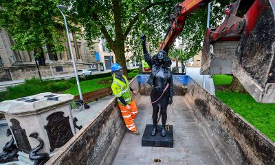 В Бристоле была демонтирована скульптура Black lives matter - Фото