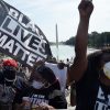В Вашингтоне тысячи людей вышли на протест против расизма - Фото