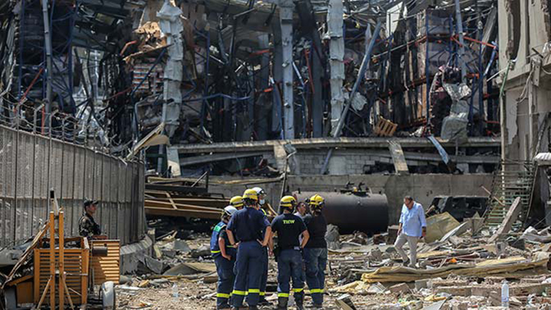 Свыше 60 человек пропали без вести после взрыва в Бейруте - Фото