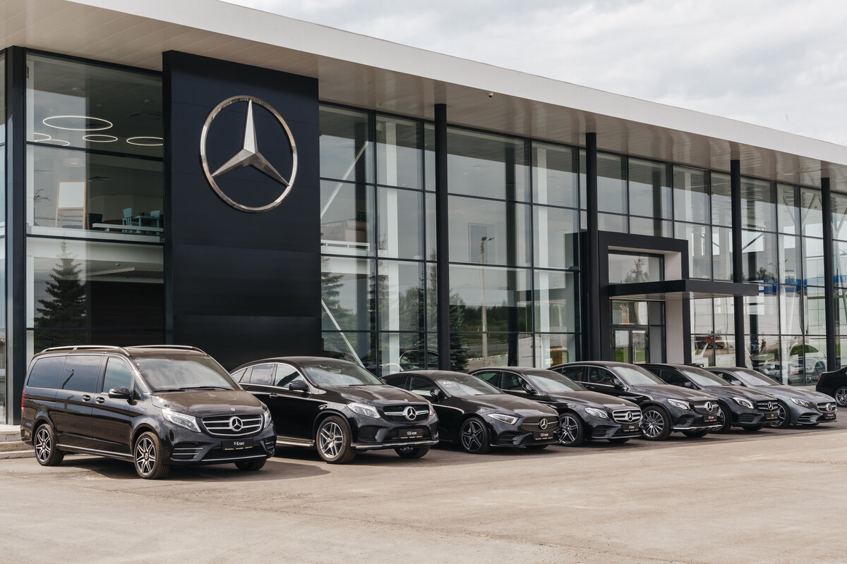 Продажи легковых автомобилей Mercedes-Benz упали на 16,2% - Фото