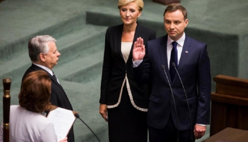 Анджей Дуда приведен к присяге президента Польши - Фото