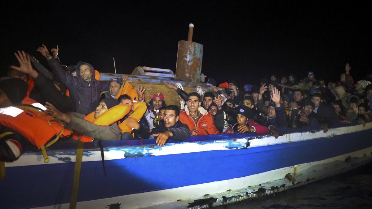 Не менее 45 мигрантов погибли при кораблекрушении у берегов Ливии - Фото