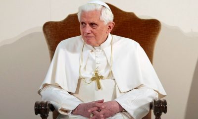 СМИ сообщили о серьезной болезни почетного папы Бенедикта XVI - Фото