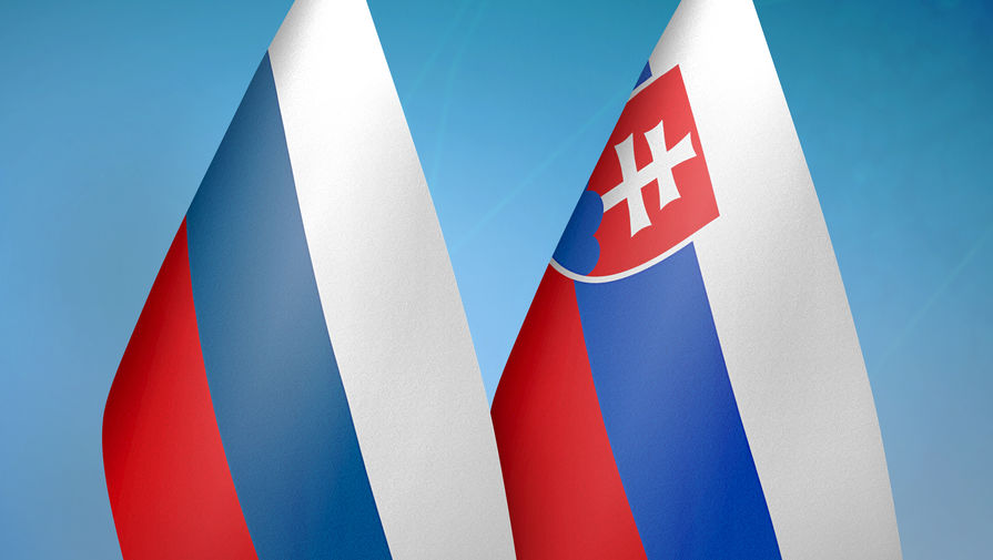 Россия высылает из страны трех дипломатов Словакии - Фото