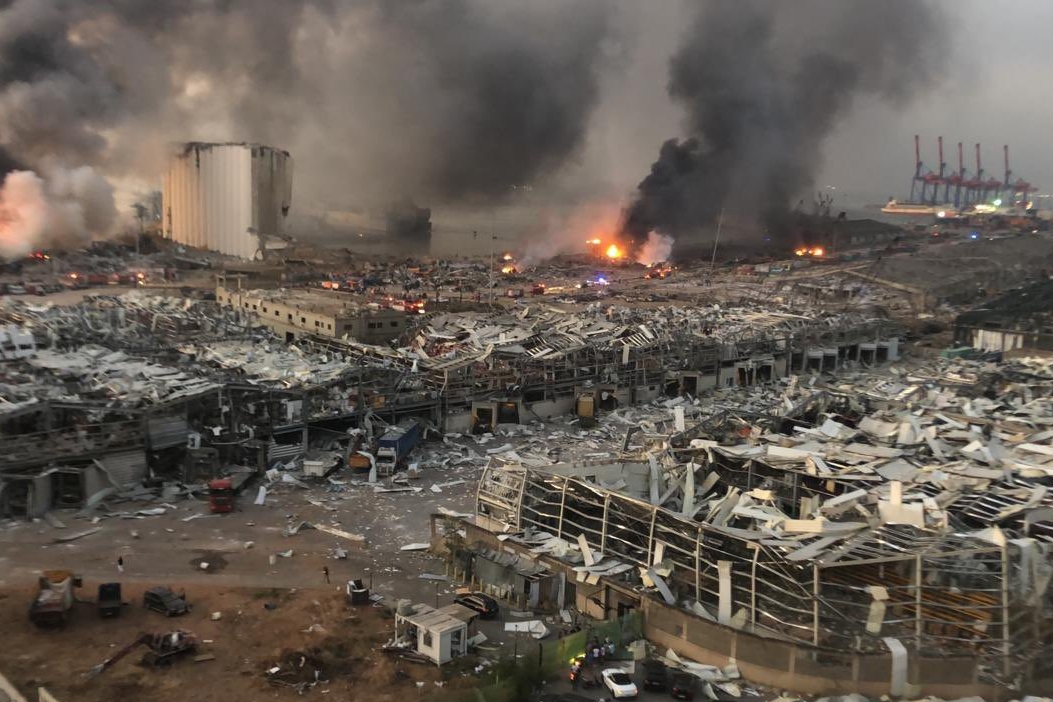 По делу о взрыве в Бейруте задержали 16 сотрудников порта - Фото