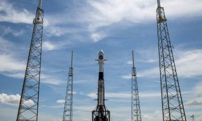SpaceX впервые запустила ракету на полярную орбиту Земли из Флориды - Фото