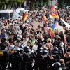 Около 300 человек задержаны в Берлине на акциях протеста против мер по COVID-19 - Фото