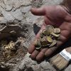 В Израиле нашли горшок с золотыми монетами времен Аббасидского халифата - Фото