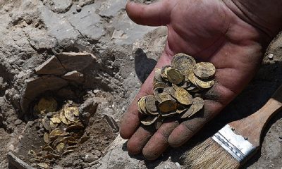В Израиле нашли горшок с золотыми монетами времен Аббасидского халифата - Фото