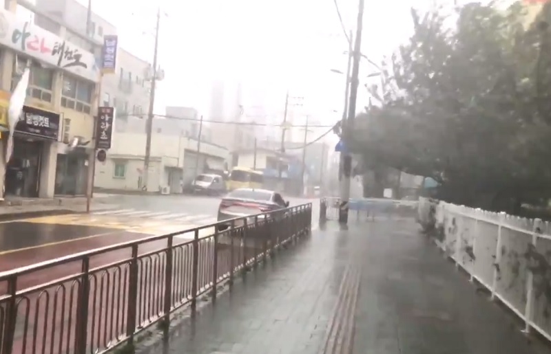 В Японии из-за тайфуна «Хайшен» пострадали около 40 человек - Фото