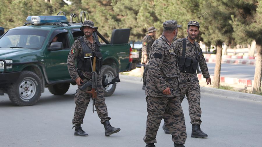 Трое военных погибли при атаке талибов на востоке Афганистана - Фото
