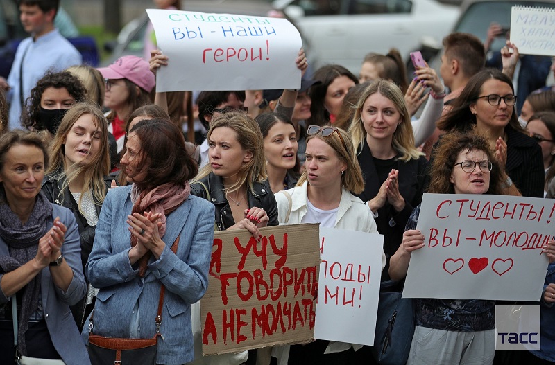 В Минске милиция задержала около 30 участников акций протеста - Фото