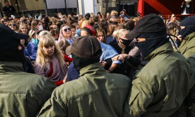 Женщины снова вышли на марш в центре Минска. Начались задержания - Фото