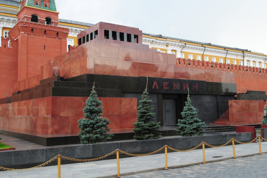 Американский художник планирует построить копию Мавзолея и выкупить тело Ленина - Фото