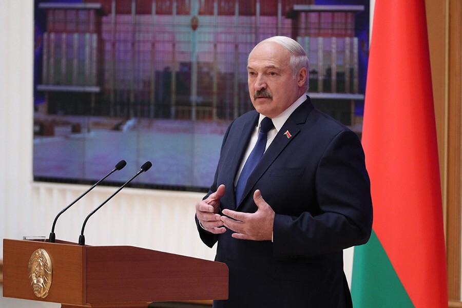 Лукашенко заявил о необходимости развития партийной системы в РБ - Фото