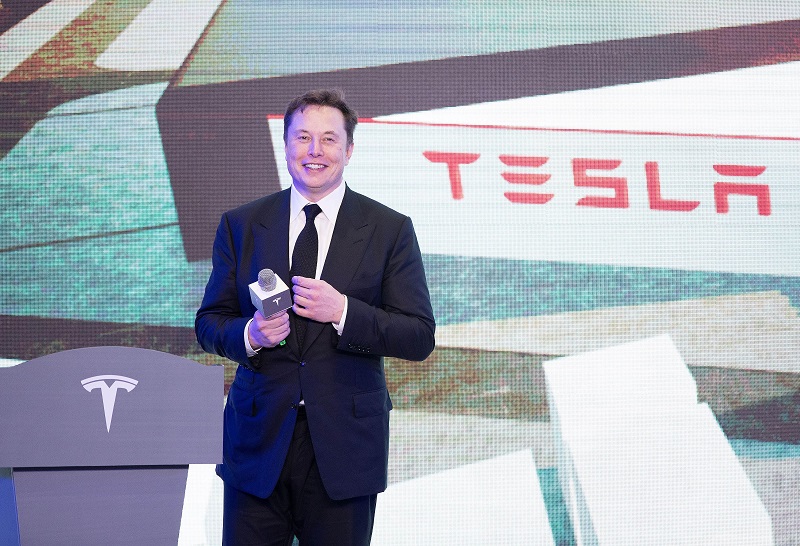 Tesla продаст акции на пять миллиардов долларов - Фото