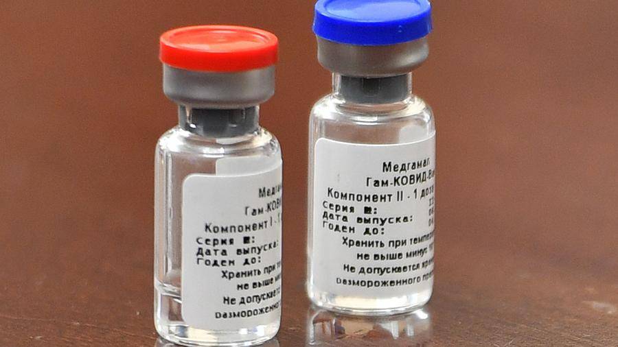 В Центре Гамалеи не выявили аллергических реакций на вакцину "Спутник V" - Фото