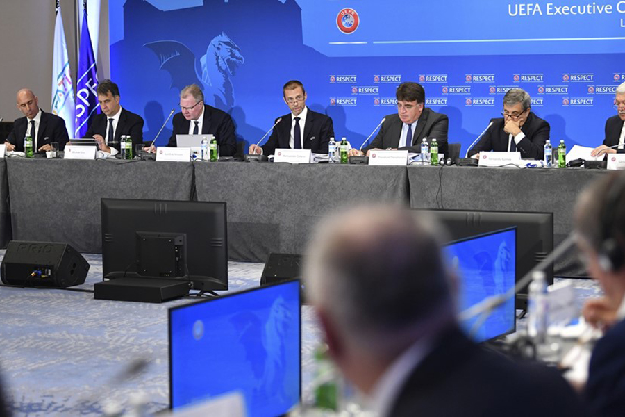 УЕФА отменил запланированный на март 2021 года конгресс в Минске - Фото