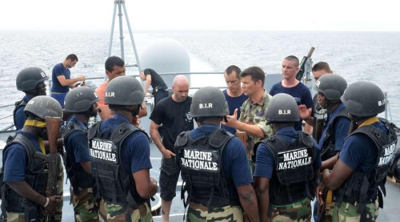 Мексиканские военно-морские силы перехватили более тонны кокаина - Фото
