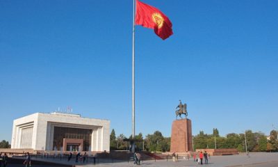 Парламент Киргизии отменил режим ЧП в Бишкеке - Фото