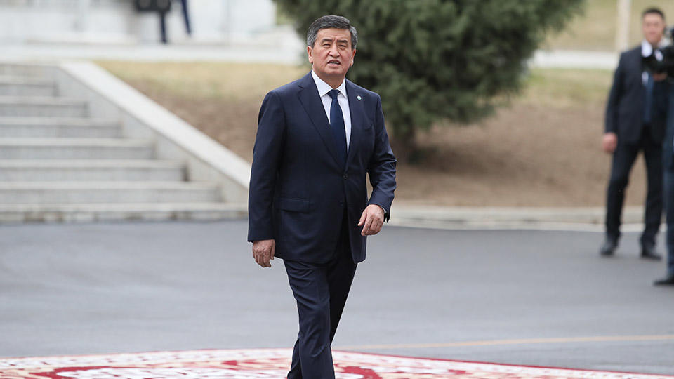 Президент Киргизии Жээнбеков подал в отставку - Фото