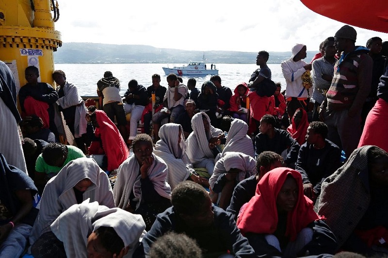 У берегов Ливии спасли 390 нелегальных мигрантов - Фото
