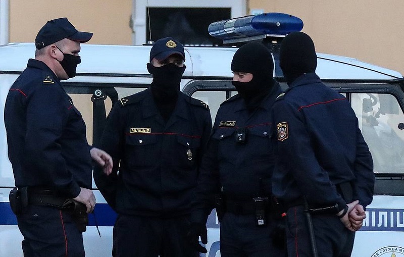 Корреспондента РИА Новости отпустили из отделения милиции в Минске - Фото