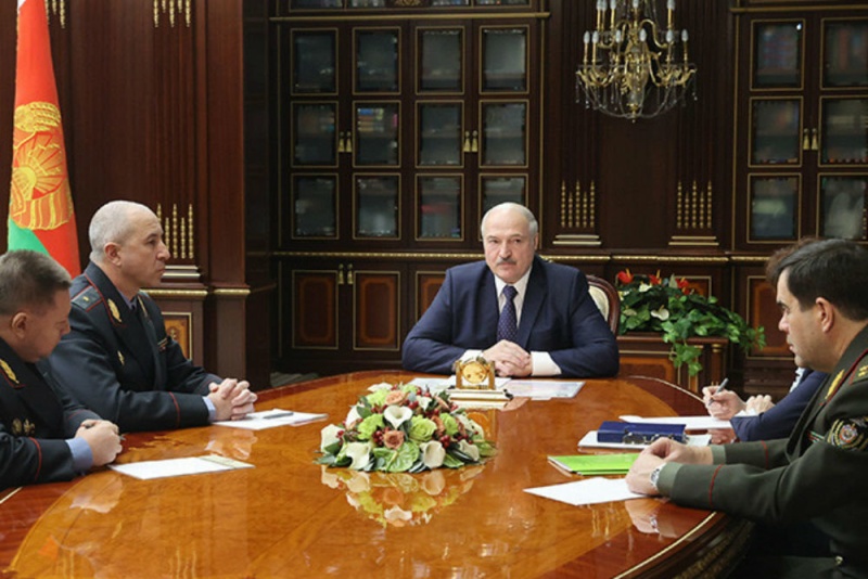 Кадровые перестановки в Беларуси: Лукашенко назначил силовиков в приграничные регионы - Фото