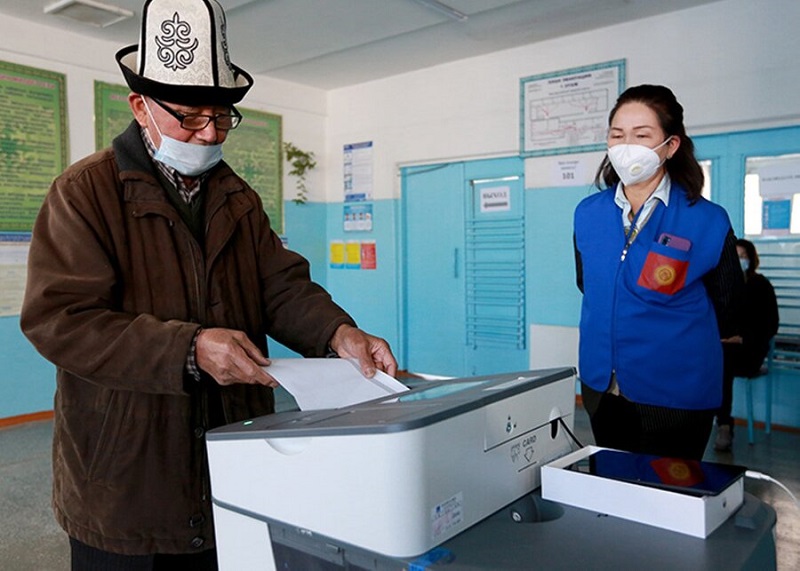 ЦИК Кыргызстана объявила результаты парламентских выборов недействительными - Фото