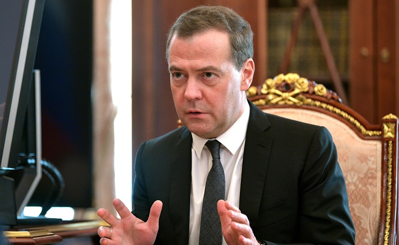 Медведев заявил о повторении сценария свержения властей под прикрытием «демократии» - Фото