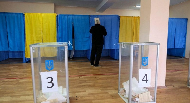 ЦИК Украины лишил права голосовать 500 тысяч избирателей на Донбассе - Фото