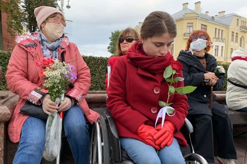 Силовики не дали провести в Минске марш людей с инвалидностью - Фото