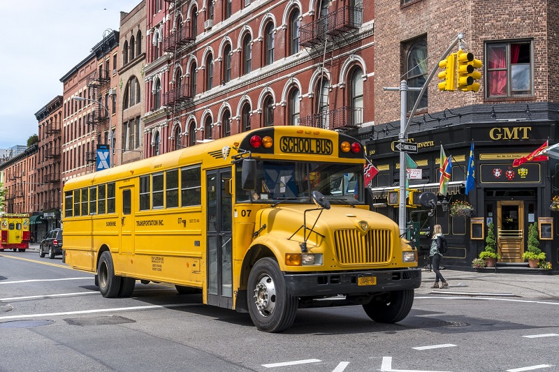 В Нью-Йорке школы возобновят очные занятия с 7 декабря - Фото