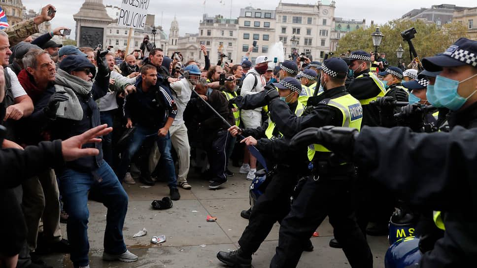В Лондоне на акции протеста против изоляции задержаны более 150 человек - Фото