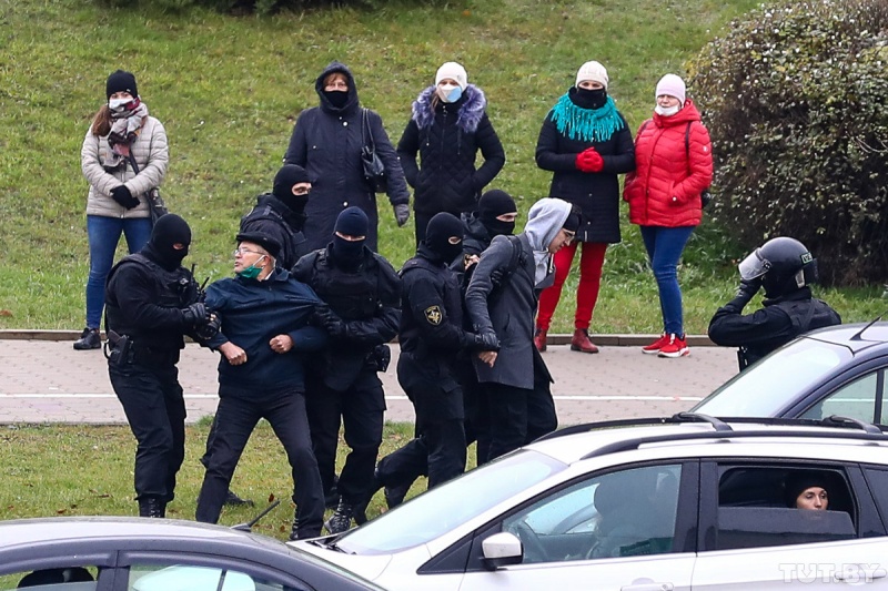 МВД Беларуси сообщило о 700 задержанных на акциях протеста 15 ноября - Фото