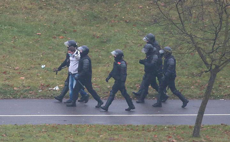 МВД Беларуси: на акциях протеста 22 ноября задержаны 345 человек - Фото