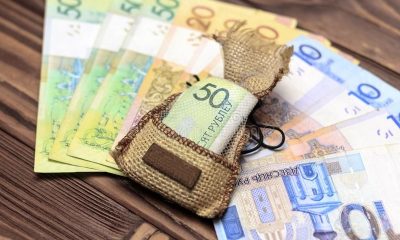 В Беларуси с 1 января 2021 года минимальная зарплата составит 400 рублей - Фото