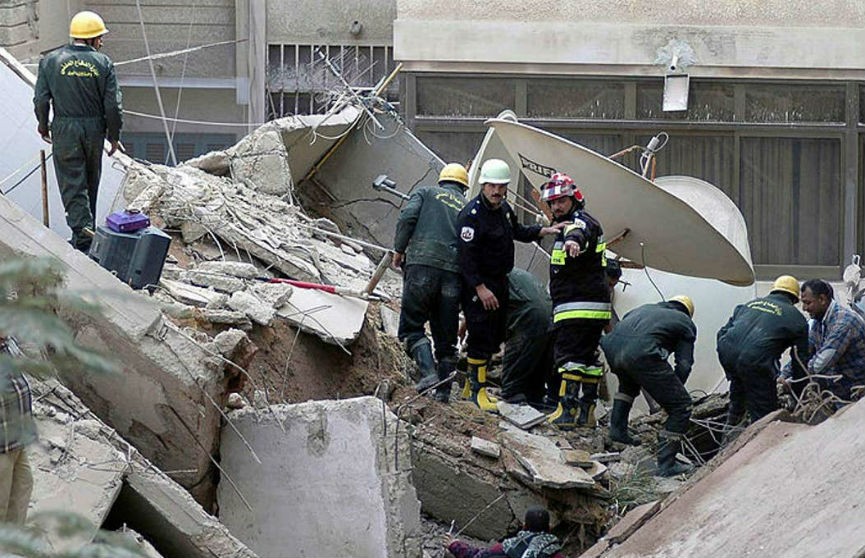 Не менее шести человек погибли в Египте при обрушении дома - Фото
