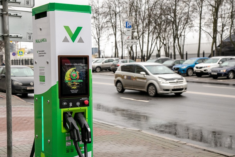 С 1 января зарядка электромобилей в Беларуси будет платной - Фото