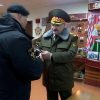 Белорусский ОМОН вручил Александру Лукашенко черный берет - Фото