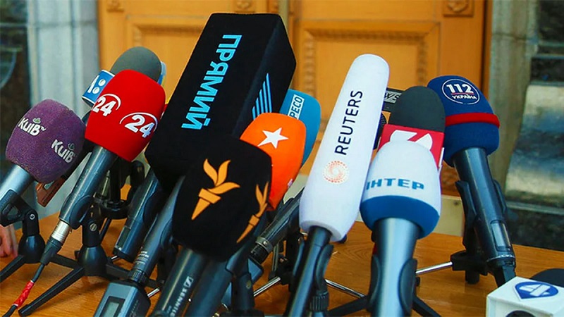 На Украине зафиксировали 74 нападения на СМИ с начала 2020 года - Фото