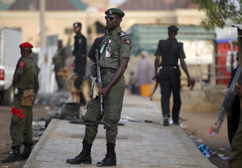 Нигерийские военные спасли более 300 учеников, похищенных террористами "Боко Харам" - Фото